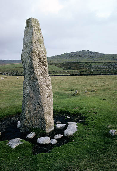 ENG: South West Region, Devon, Dartmoor National Park, Central Dartmoor, Merrivale, Merrivale Standing Stone; Kings Tor in bkgd. [Ask for #157.100.]
